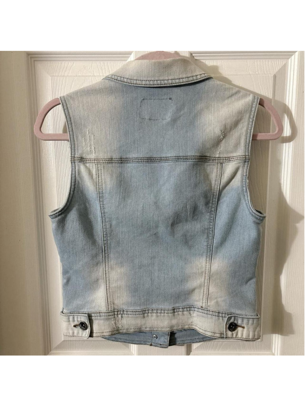 Y2K YMI Retro Millennial Women's Light Wash Distressed Blue Denim Vest - Picture 4 of 8